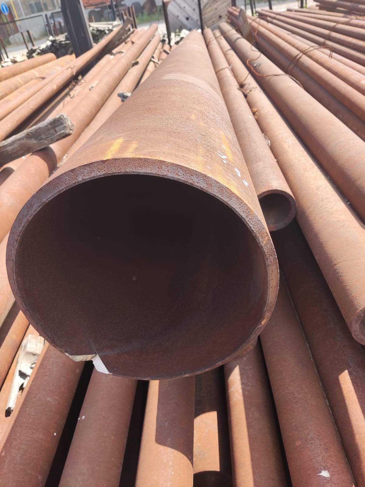 Трубы черные стальные 325/14 ст.15 горячедеформированные ГОСТ 8731-74 можно купить со склада от 1 метра.